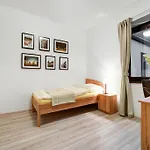 Kralovska Cesta 3*
