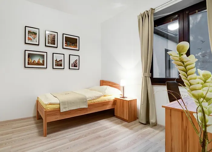 Kralovska Cesta 3*