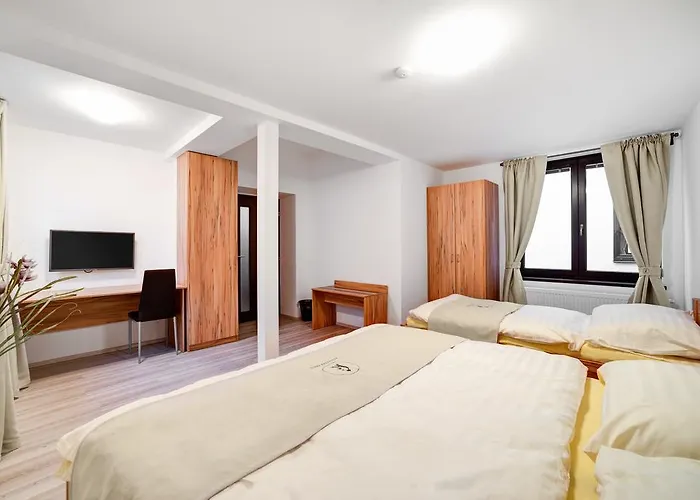 Kralovska Cesta Gasthuis 3*