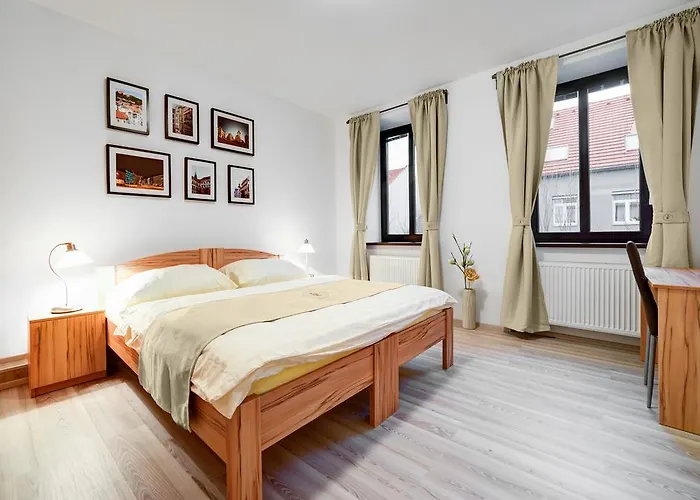 Kralovska Cesta 3*