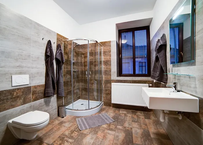 Kralovska Cesta 3*